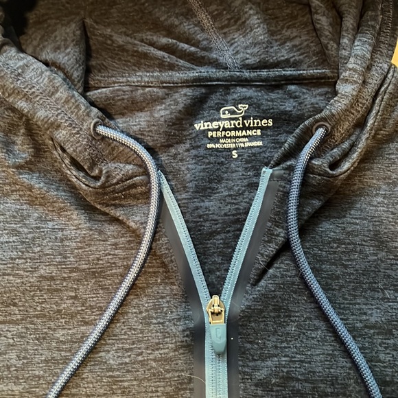 Vineyard Vines Performance Quarter Zip Sweatshirt - Picture 4 of 5